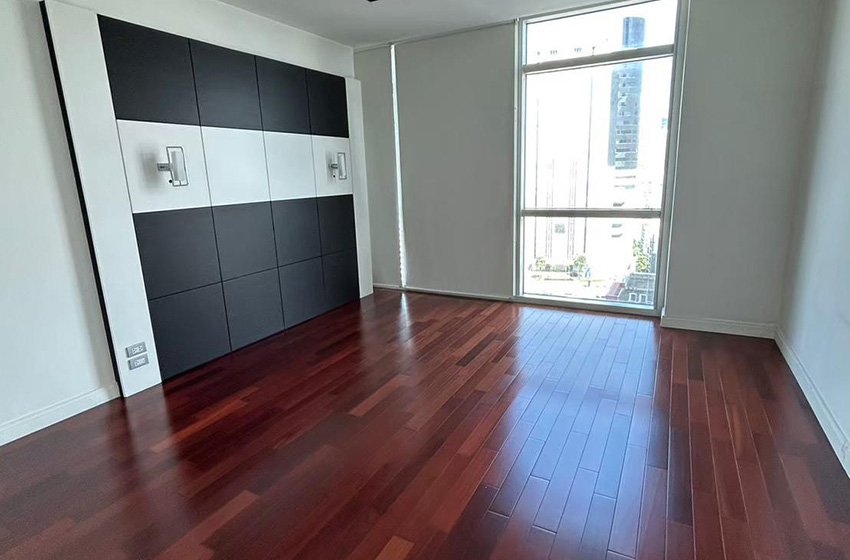 Condominium in Ploenchit : Athenee Residence 